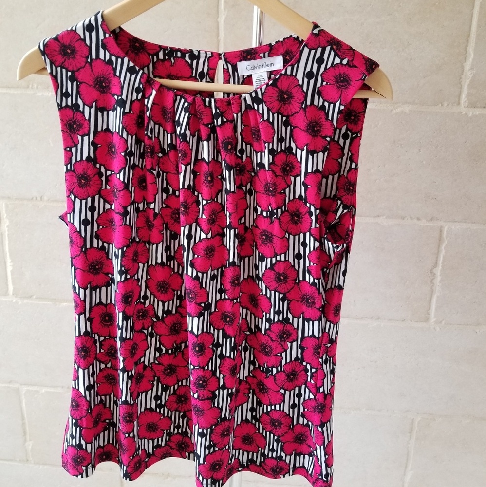 Calvin Klein Sleeveless Floral and Striped Top 🌺